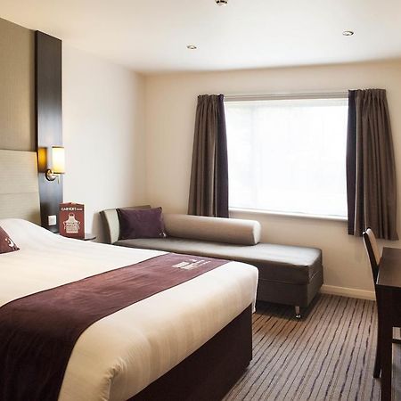 Premier Inn Basingstoke West Екстериор снимка