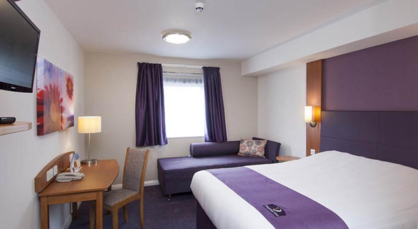 Premier Inn Basingstoke West Стая снимка