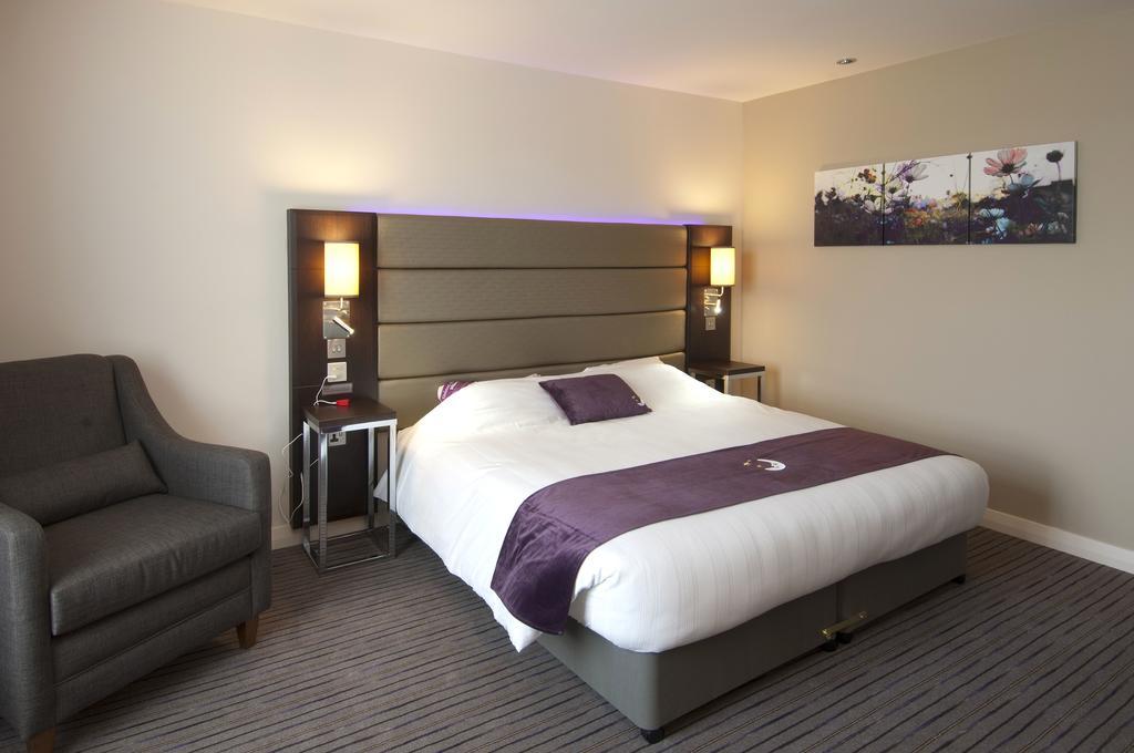 Premier Inn Basingstoke West Екстериор снимка